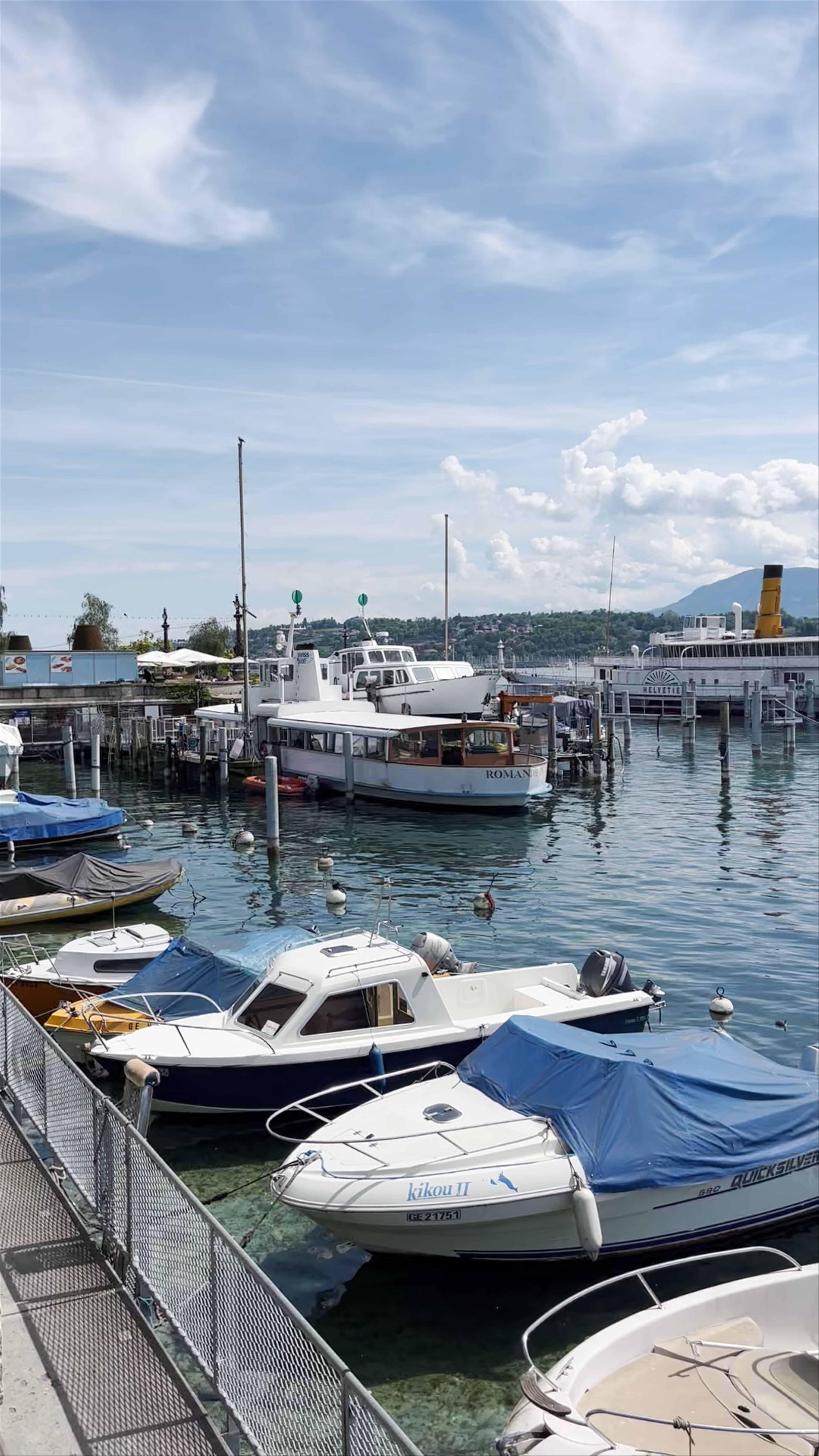 La Rade Geneva: Serene Lakeside Harbor Experience