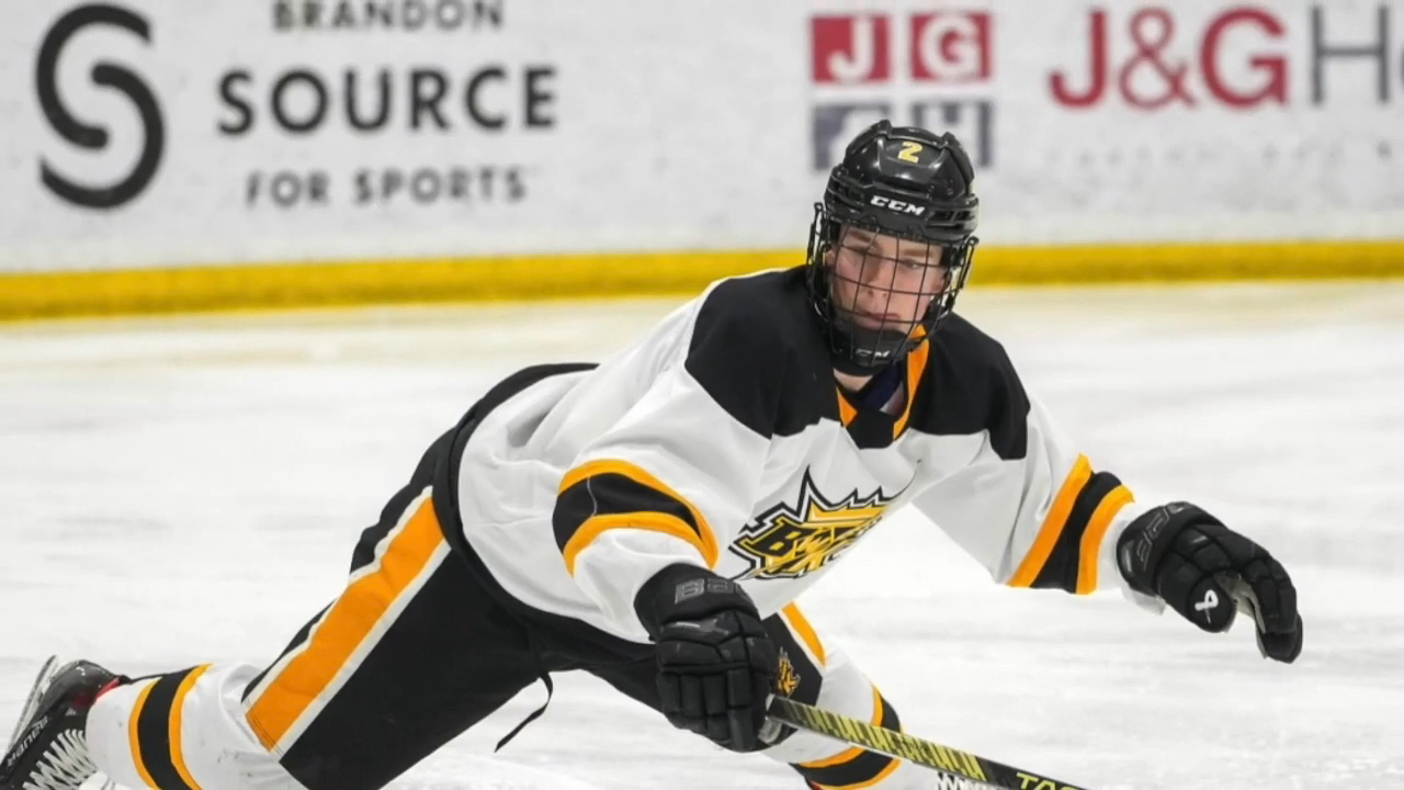 Gavyn Yon: Defensive and Offensive plays.