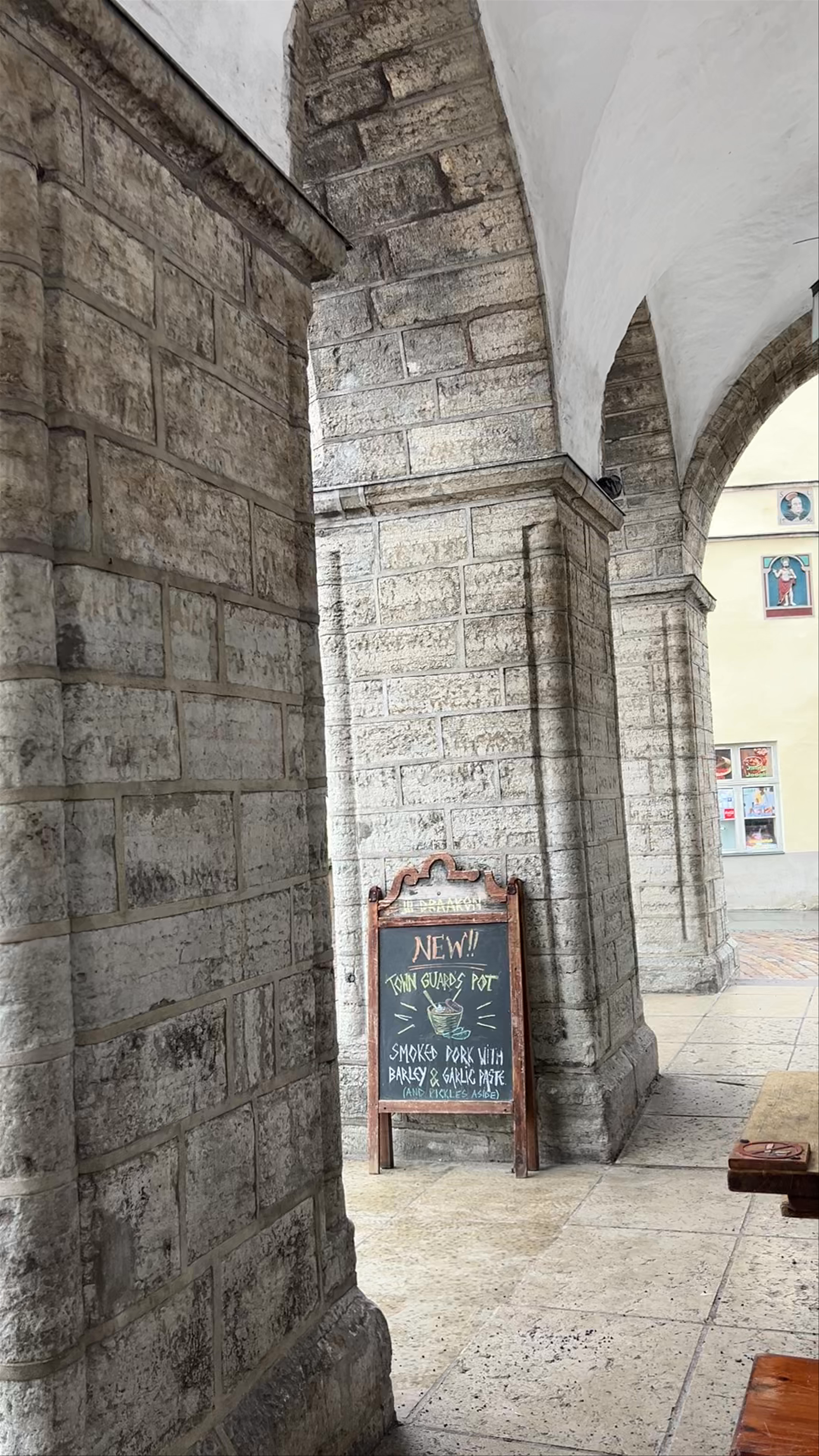 Draakon kunstigalerii: Timeless Charm in Tallinn's Old Town