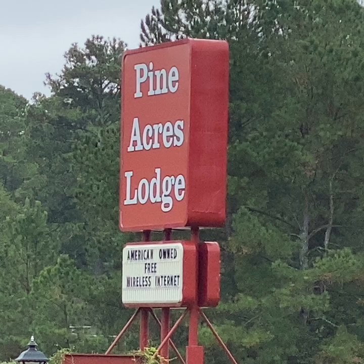 Pine Acres Lodge - Review of Pune Acres Lodge - Hotels Near Me - Laurinburg, North Carolina