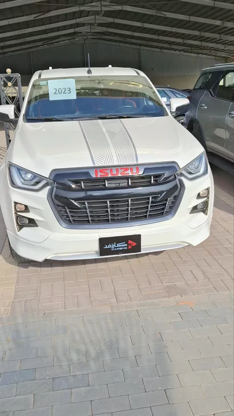 ايسوزو دي ماكس GT 2023