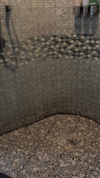 True REST Float Spa - What it looks like in the room. The shower, towel, shampoo, conditioner and body wash they supply. Very nice - Float Spa Near Me - Sedona, Arizona