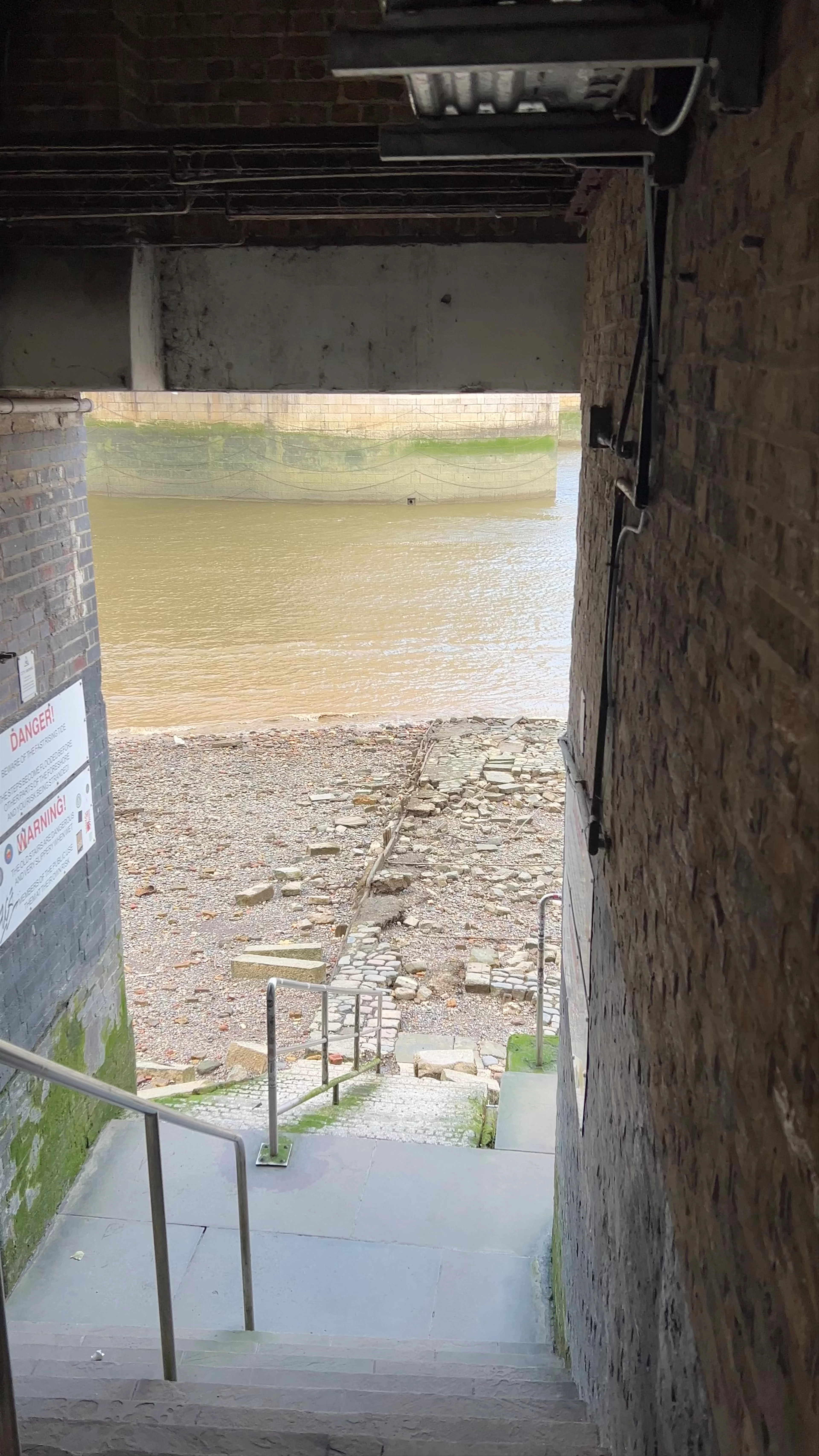 Horsleydown steps, Shad Thames, London, UK