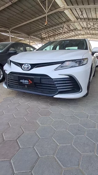 تويوتا كامري LE 2023