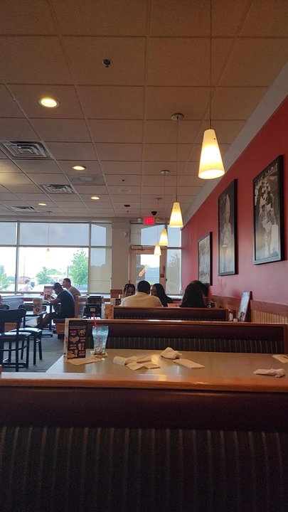 Friendly's - Burgers Near Me - Liverpool, New York