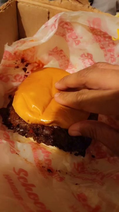 Schoops Hamburgers - My burger. Soooo, hot! Sooo excited! - Burgers Near Me - Munster, Indiana