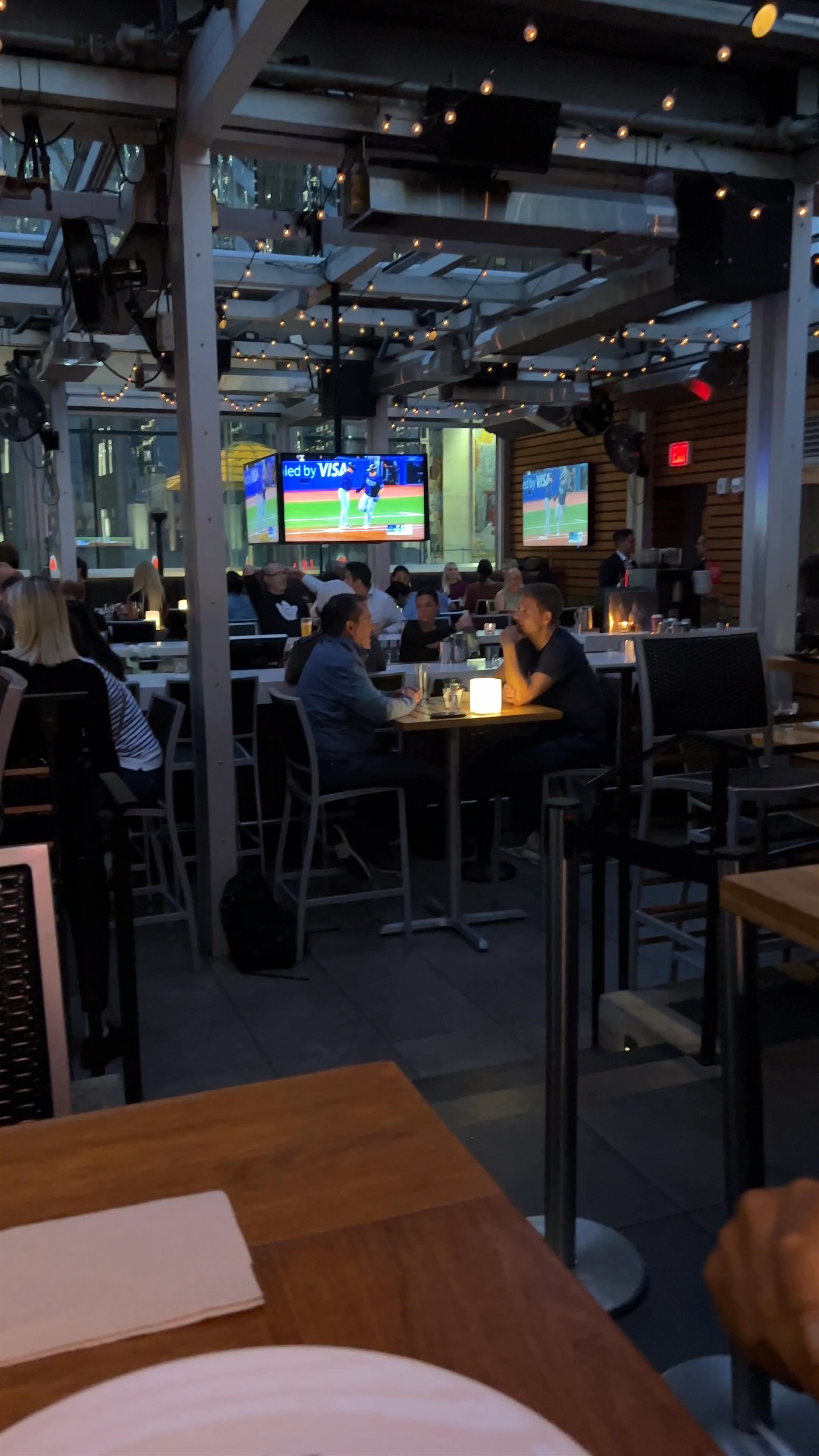 Cactus Club Cafe at First Canadian Place: Dining and Atmosphere in Toronto