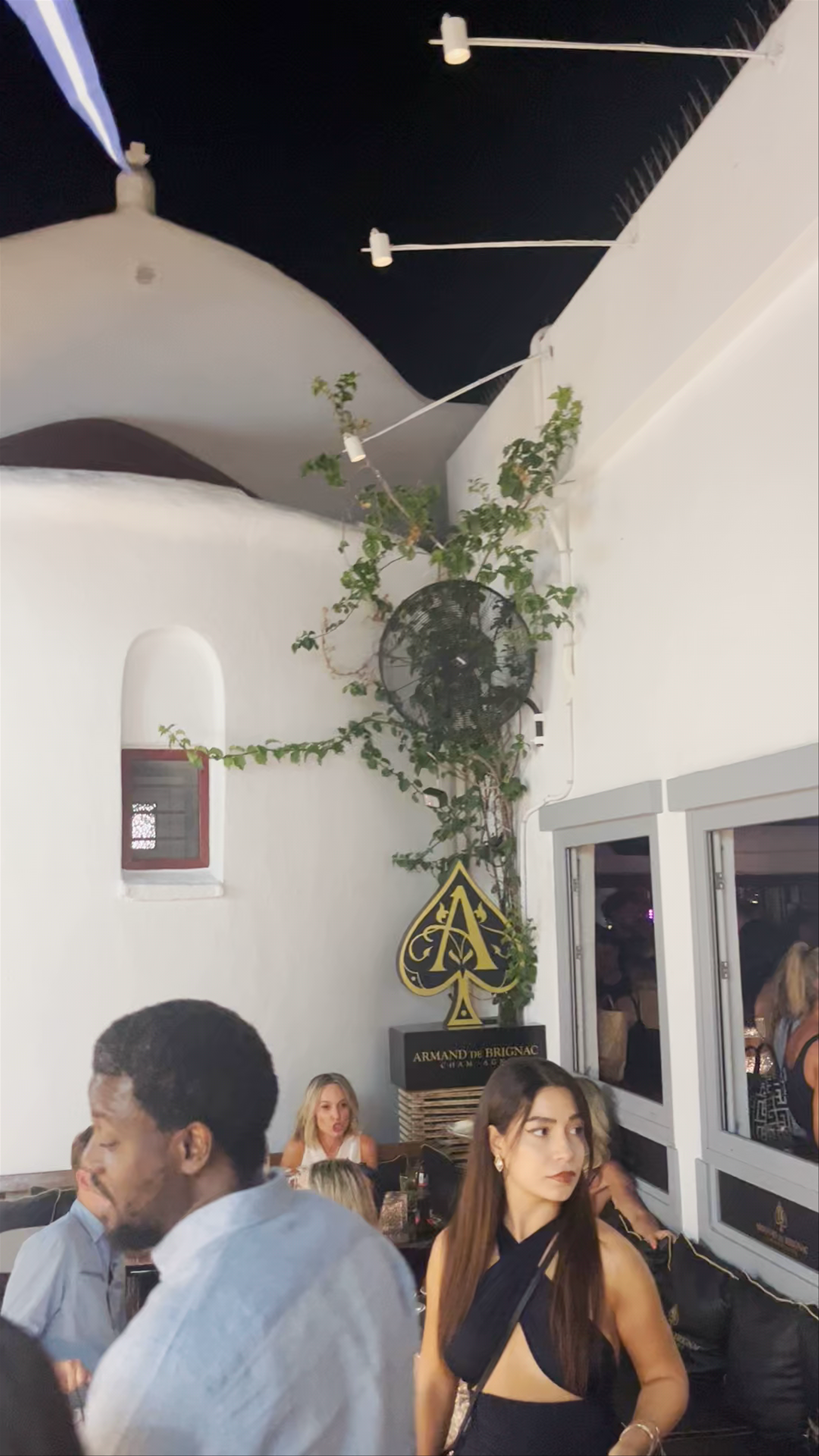 Nightlife Vibes at Queen Bar, Mykonos