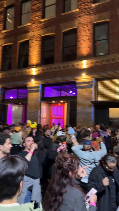 111 Minna Gallery - Downtown First Thursday (DFT) dance party outside of 111 Minna Gallery in the Minna alley - Art Galleries Near Me - San Francisco, California