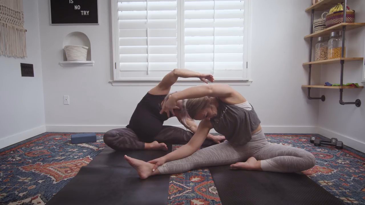 W1/D1 Bonus Maternity Yoga Flow