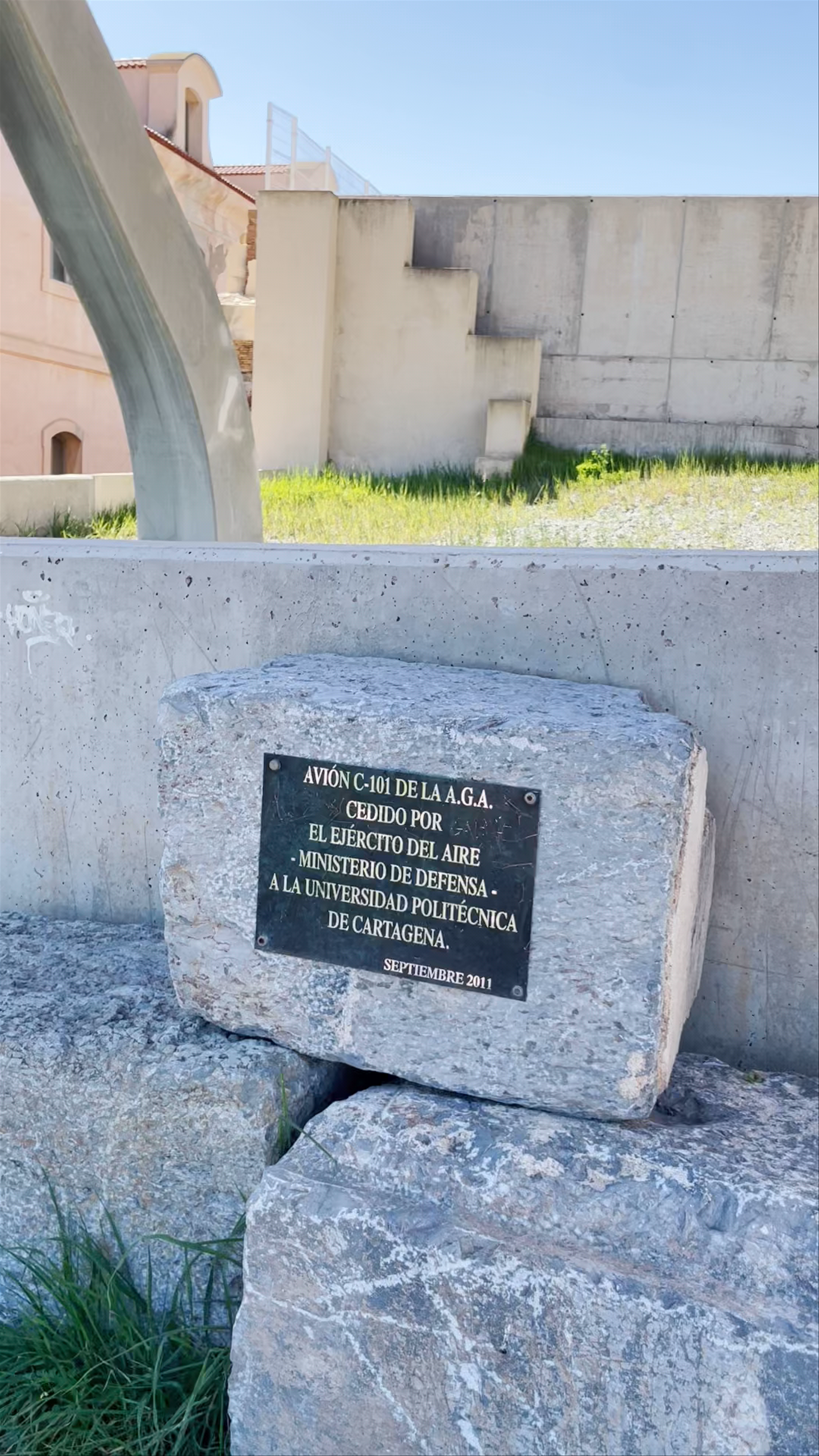 Monumento - Patrulla Águila