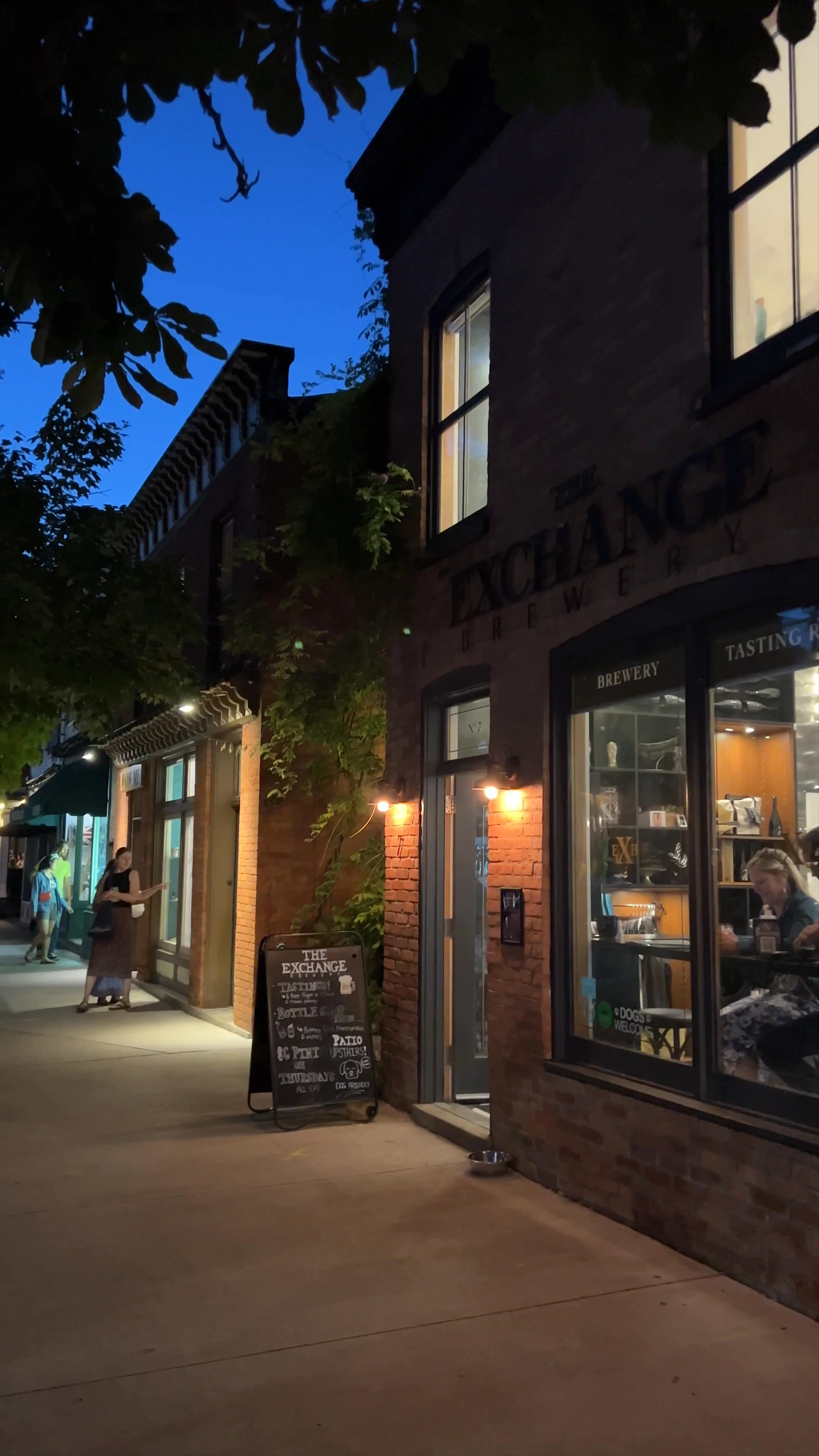Niagara Stone Road, Historic Old Town