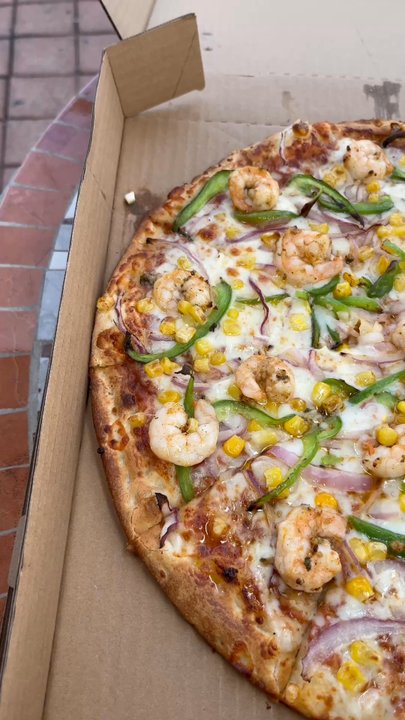 La Pizza Mar - Shrimp pizza - Ice Cream & Frozen Yogurt Near Me - Lennox, California