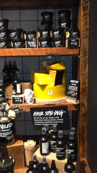 Lush - Cosmetics & Beauty Supply Near Me - Schaumburg, Illinois