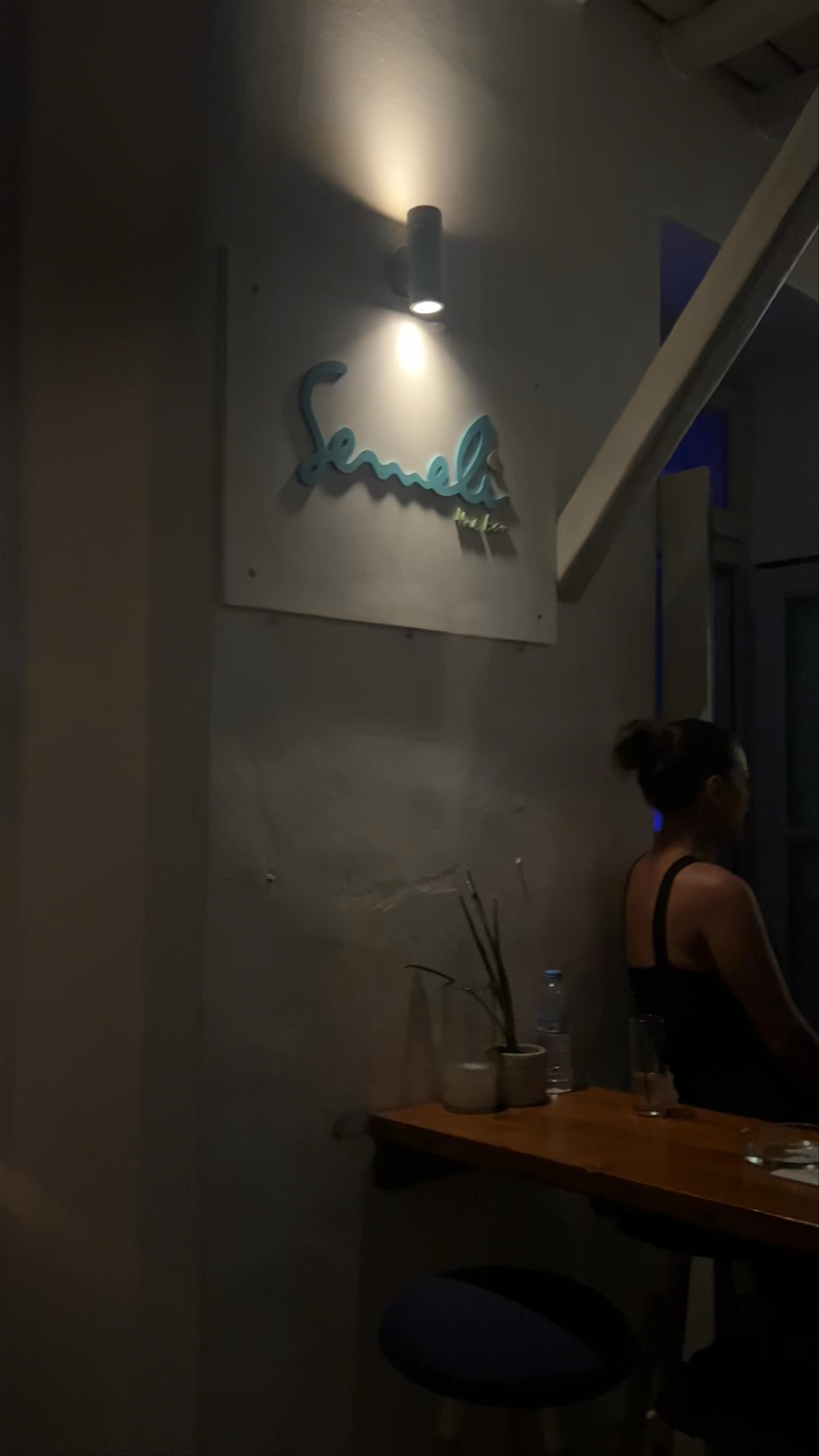 Semeli Bar