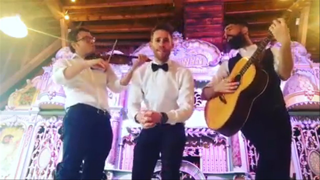 Wandering Three - Love Me Tender - video