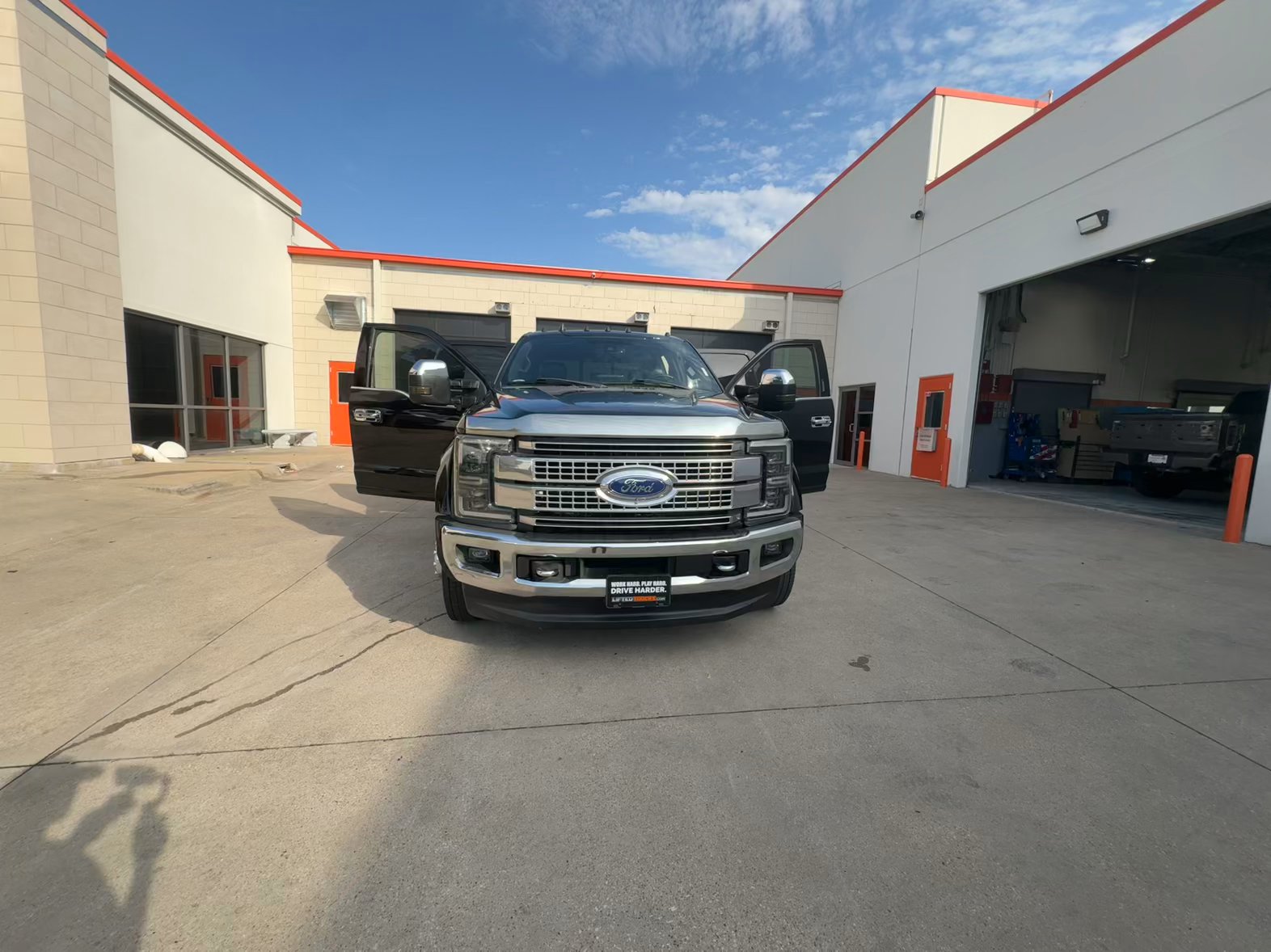 Lifted Trucks - #TX10389 - 2019 Ford F-450 Super Duty Platinum Crew Cab