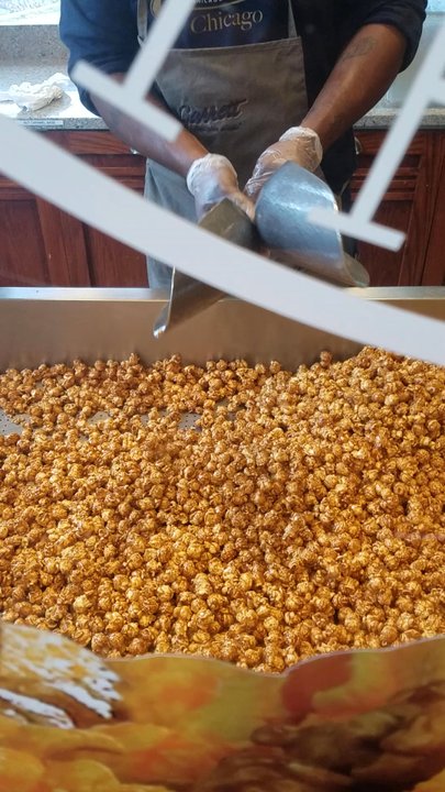 Garrett Popcorn Shops - Fresh carmel popcorn! The smell was intoxicating!! - Popcorn Shops Near Me - Chicago, Illinois
