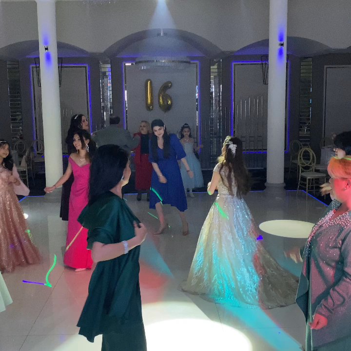 DJ Rival - Sweet 16 dance floor - DJs Near Me