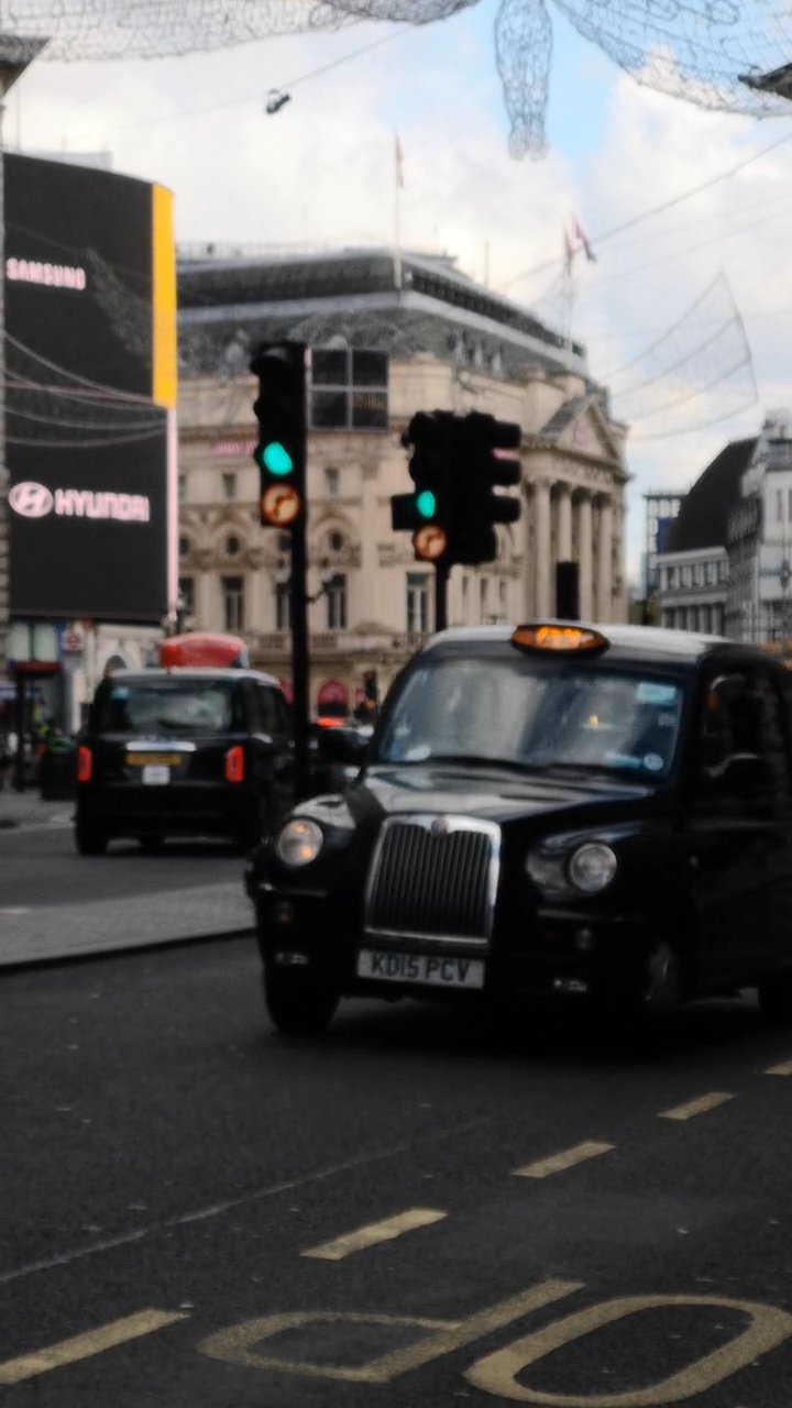 where to next?
📍 London
🎥 George Morina · Pexels
#travel #city #citybreak #skyline #wanderlust