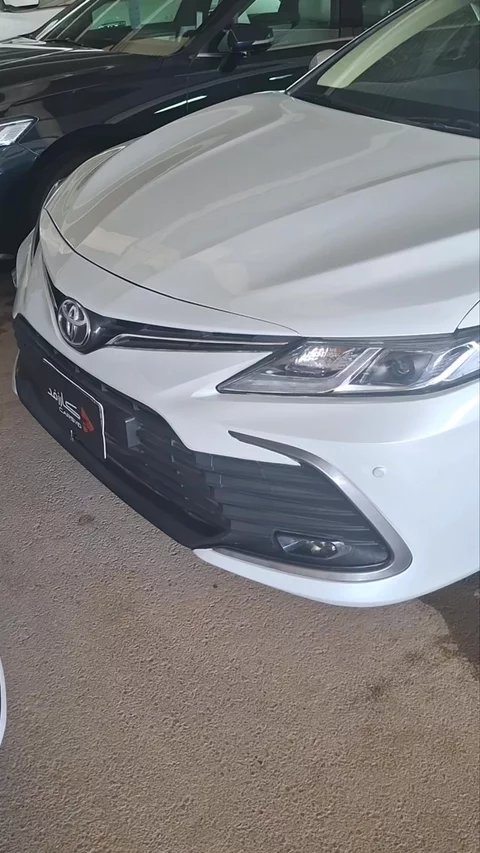 تويوتا كامري LE 2023