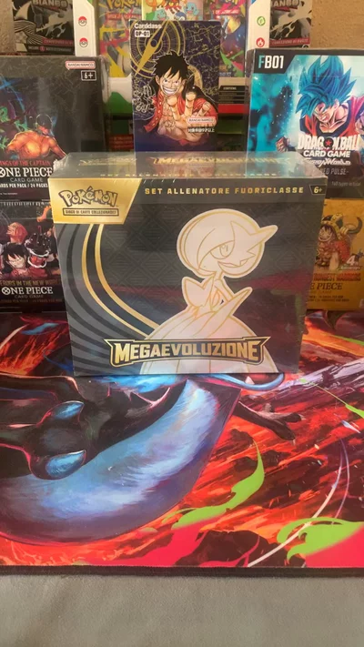 Pokemon megaevoluzione Elite Trainer Box image 1