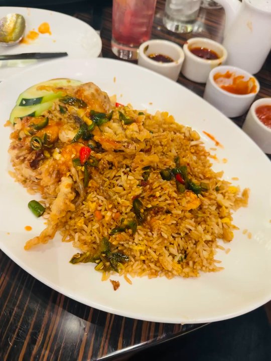Ginger - Signature Soft-Shell Crab Fried Rice!.....Double Thumbs Up....after I spiced it up!! :) - Chinese Near Me - National Harbor, Maryland