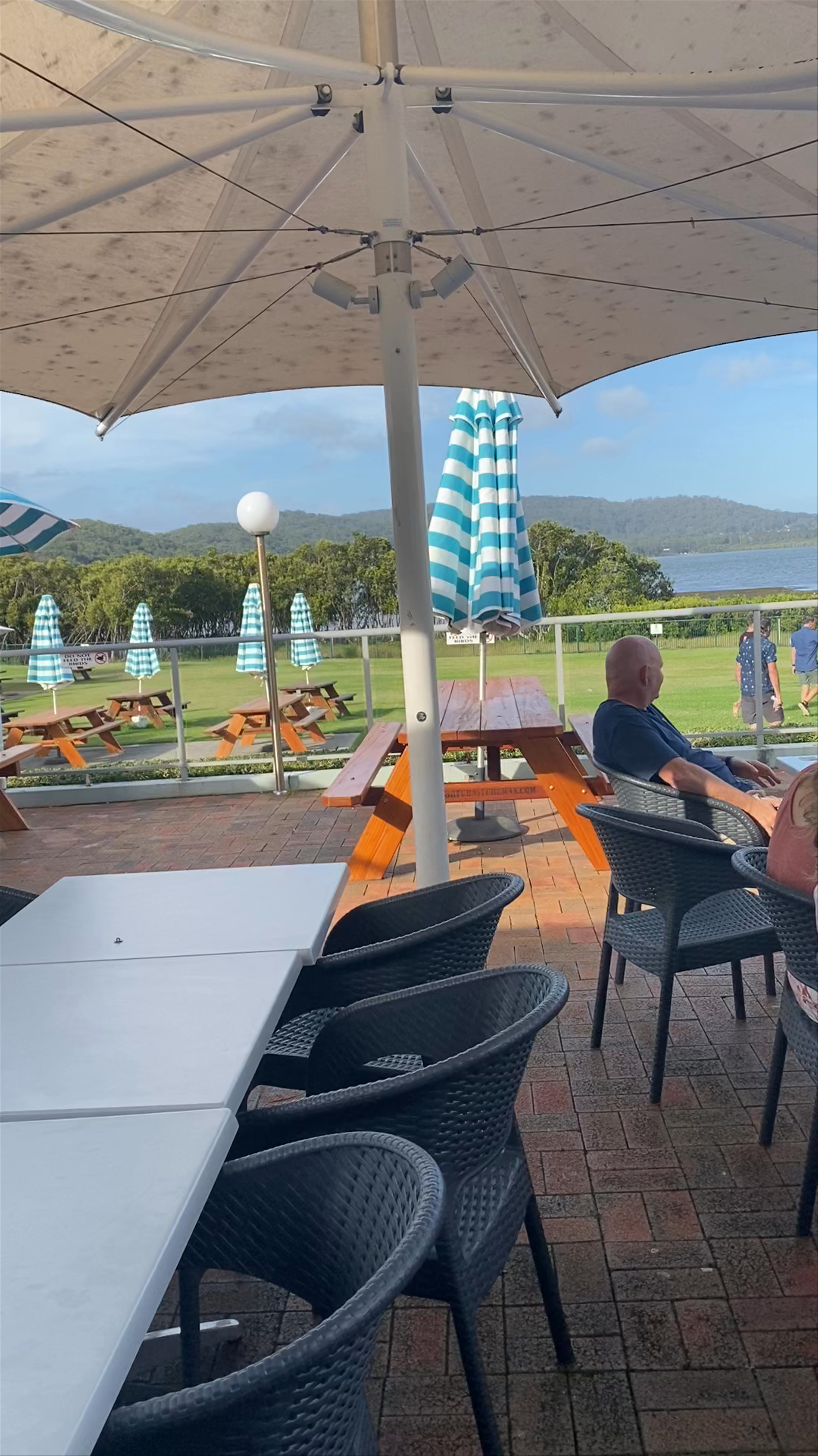 Relaxing Social Vibes at Davistown RSL Club, New South Wales