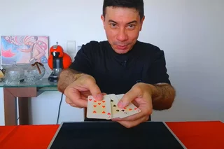Tutorial da mágica A troca (Gimmick)