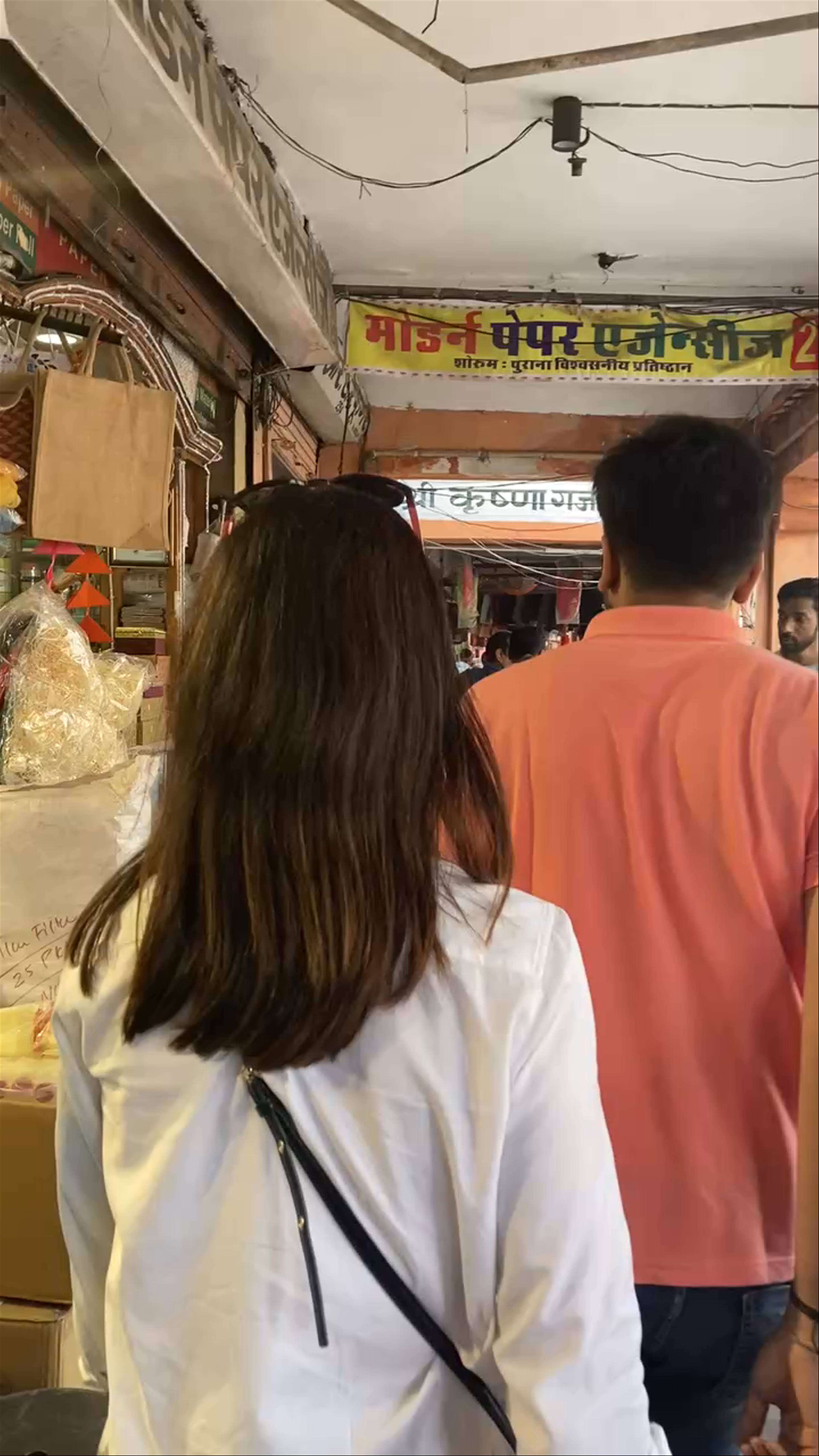 Exploring Chandpole Gate: Vibrant Bazaar Life in Jaipur's Pink City