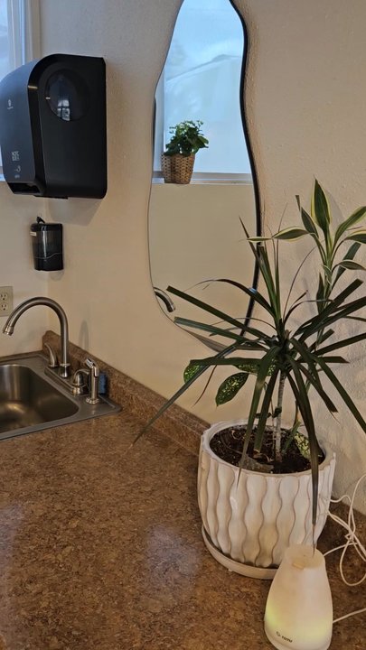 Embellish Nail Salon - Salon tour - Nail Salons Near Me - Grass Valley, California