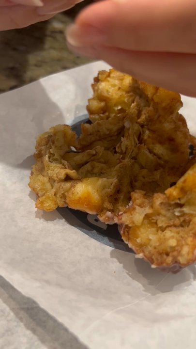 Top Pot Doughnuts - called to let them know we got a raw apple fritter and the response was they don't bake in store and I could go back if I'd like - Bakeries Near Me - Seattle, Washington