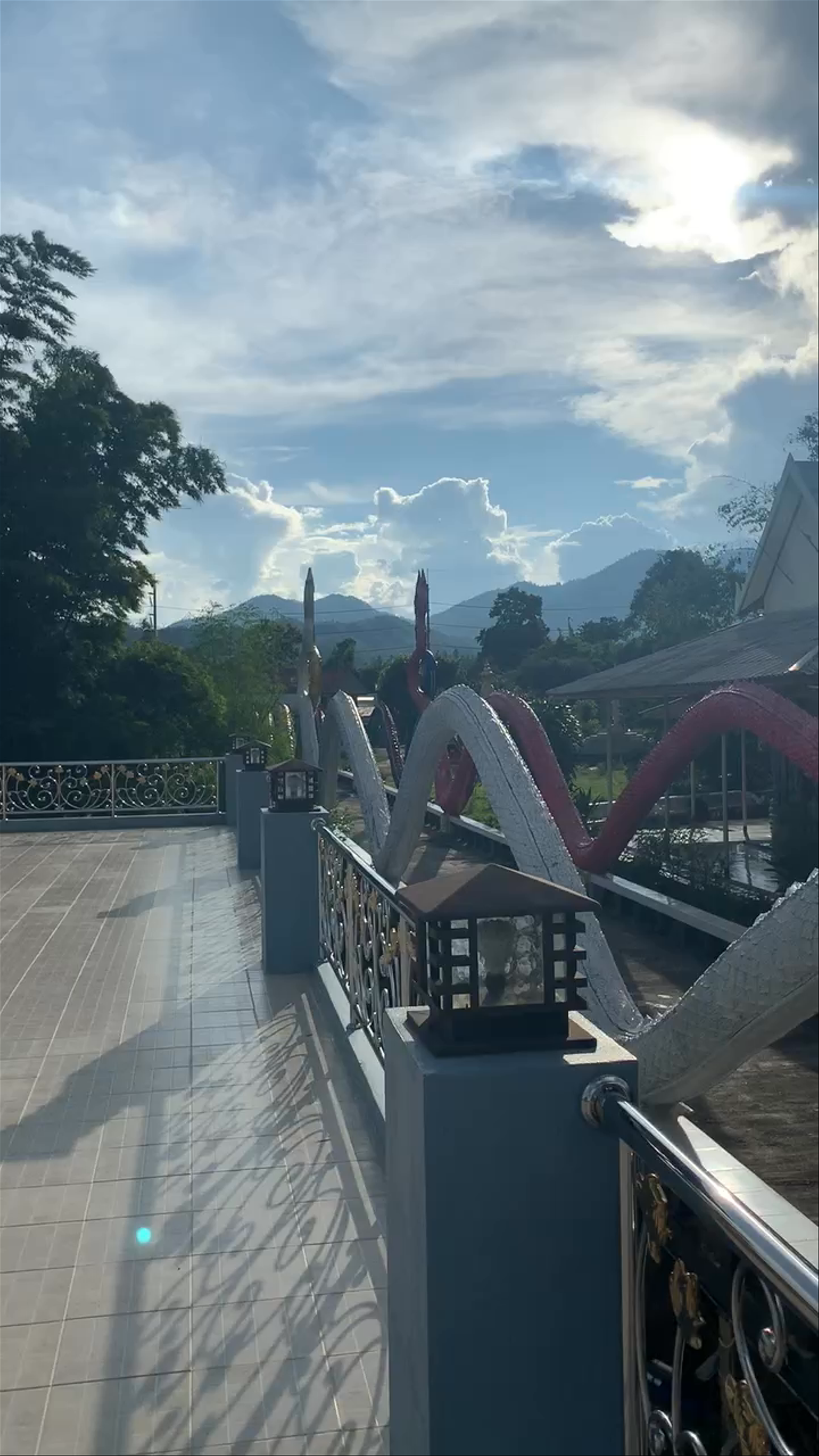 Chedi Phra That Mae Yen: Serene Mountain Temple Views in Pai, Thailand