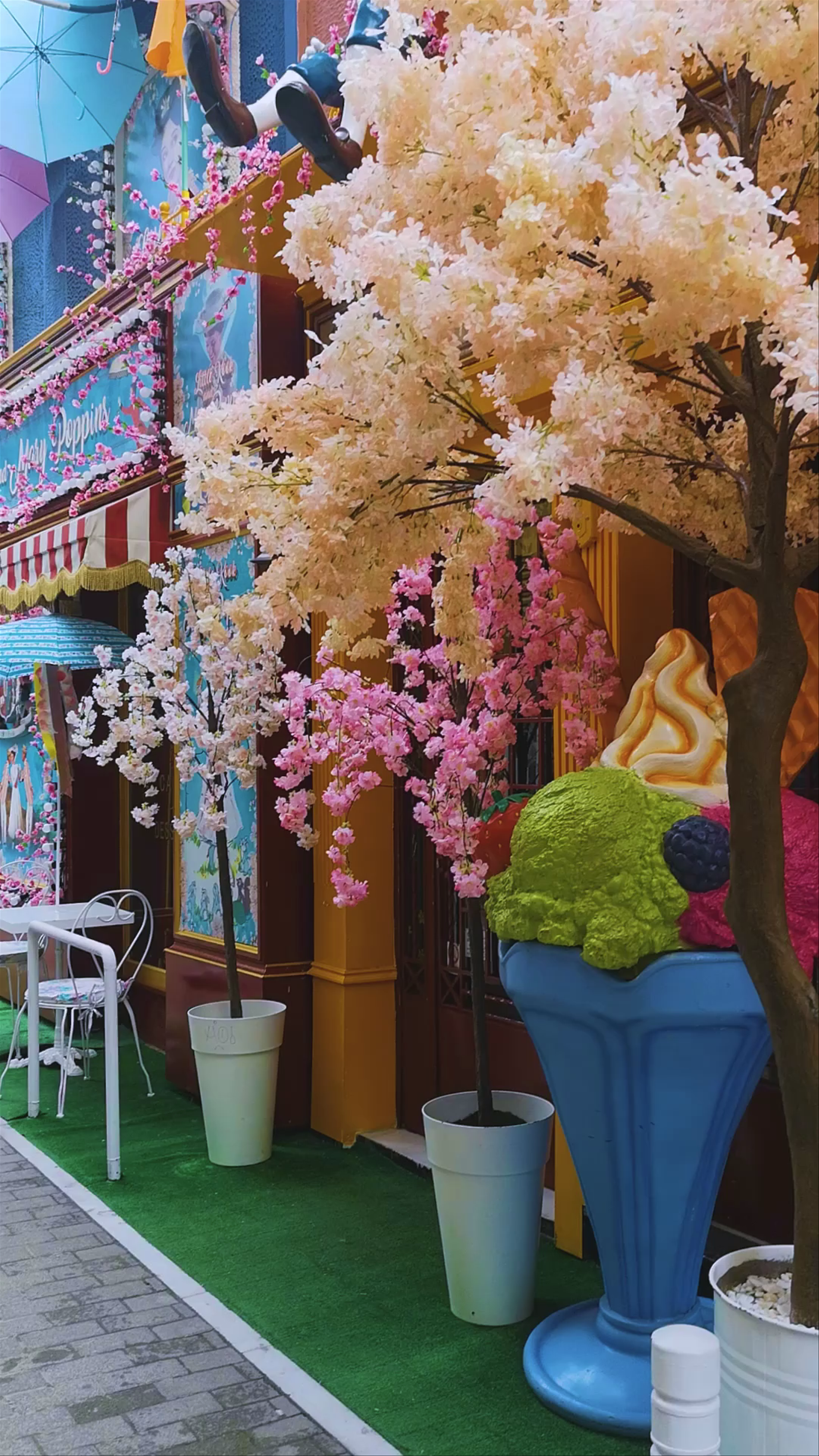 Little Kook: Whimsical Wonderland Cafe in Athens