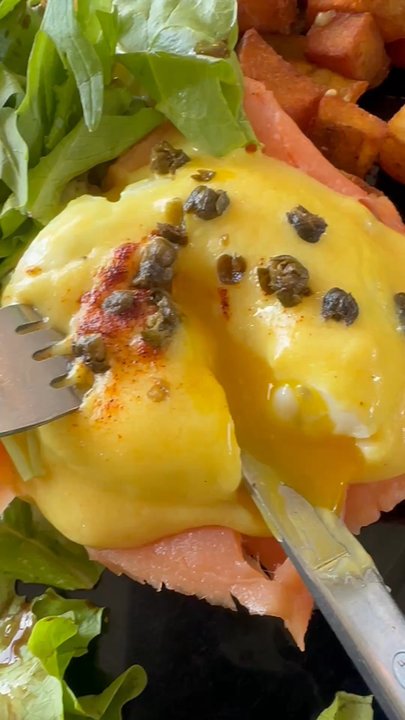 Pilot Light - My bennnnieee!!!! Cooked perfectly mmmm mmm mmmmm - Breakfast & Brunch Near Me - Half Moon Bay, California