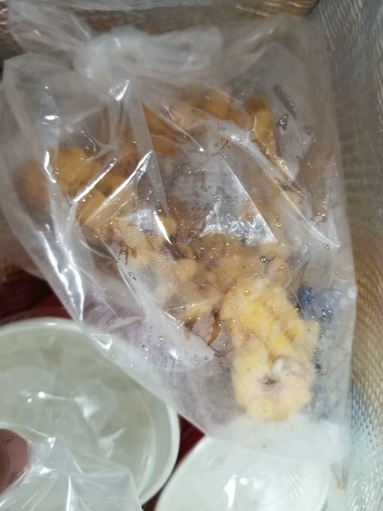 Gladys Lei Stand - DOING LAUNDRY AND I THOUGHT SAMOAN OPENED THE BAG & LEFT IT OUT FROM THE REFRIGERATOR. NO, IT'S THE LAUNDRY PODS I USED =D Crack myself up! - Florists Near Me - Honolulu, Hawaii