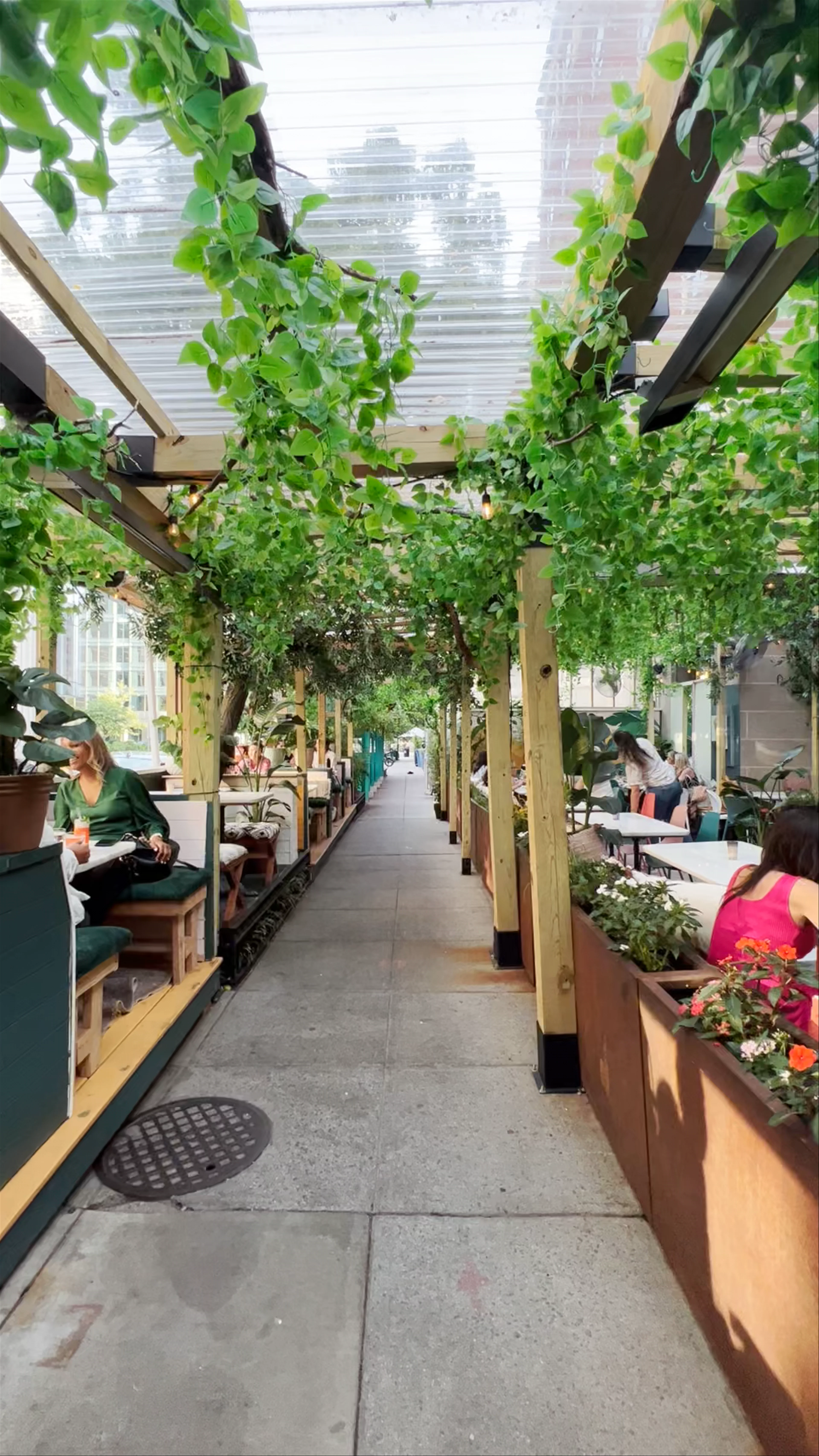 Residents Cafe & Bar