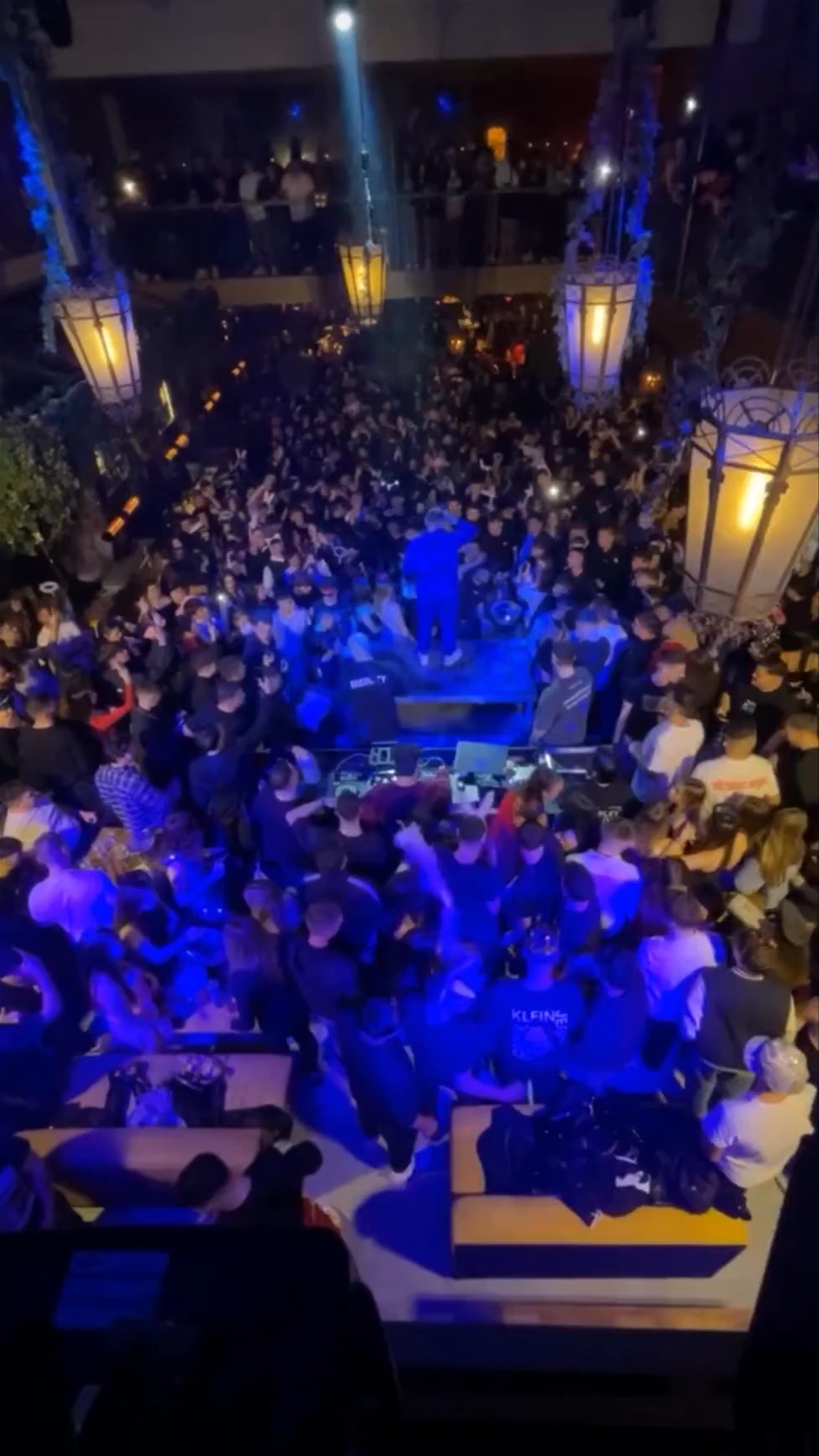 Queens Room Club Restaurant: Nightlife Vibes in Rethymno, Greece
