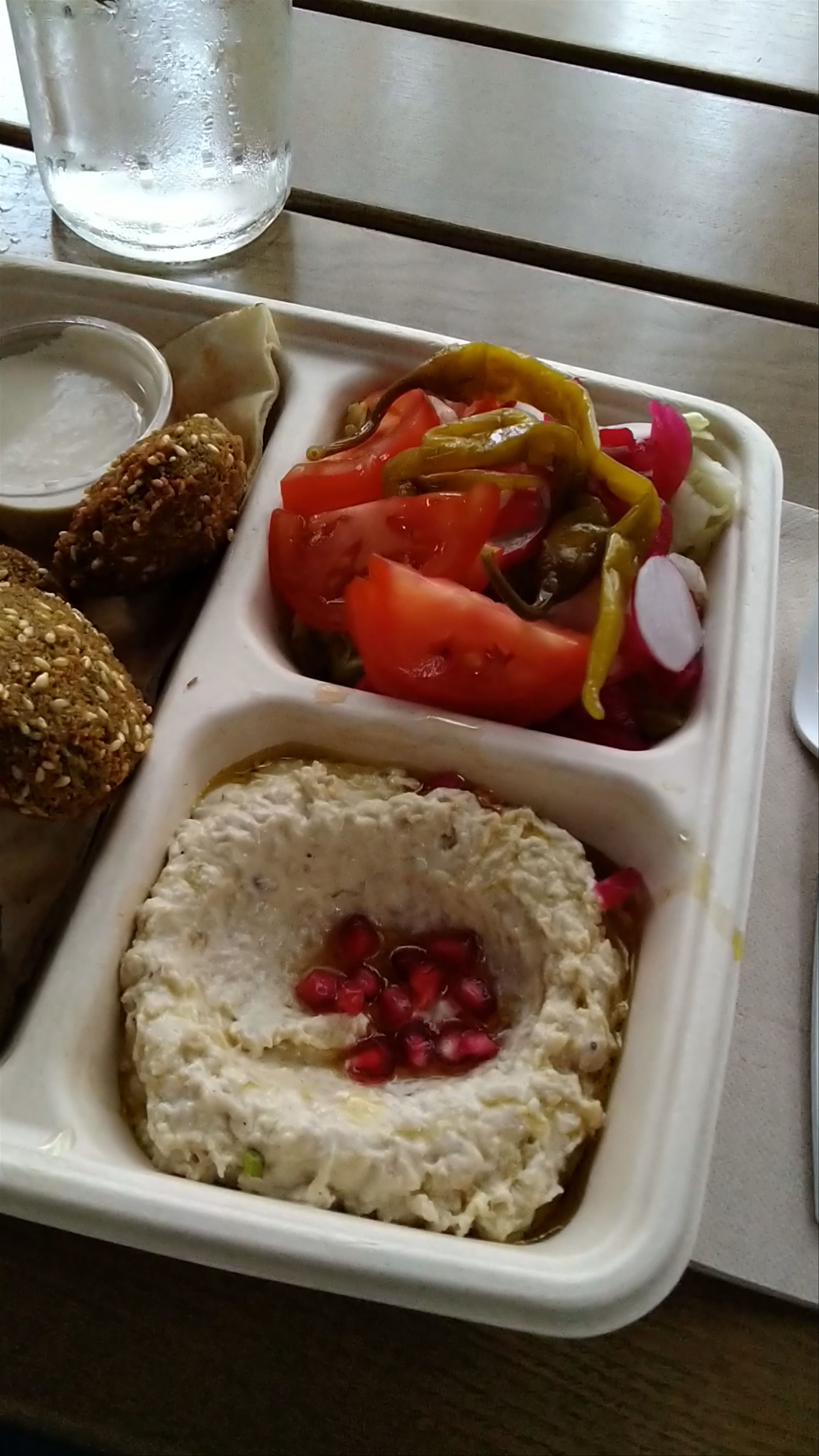 YA BAYTÉ by Hébé: Cozy Parisian Vegan Delight