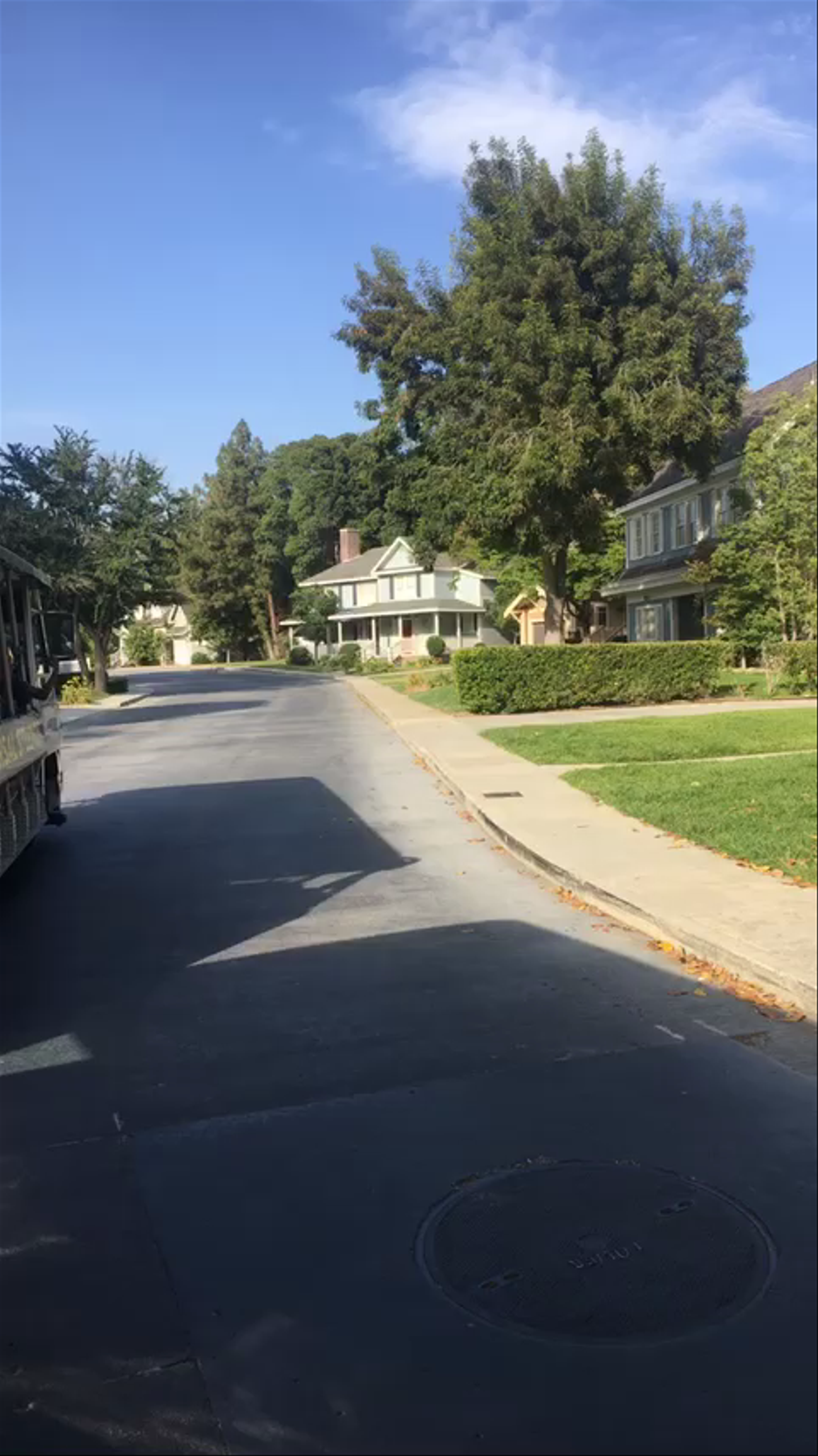 Universal Studios Hollywood Tram Tour: Iconic Movie Set Neighborhoods