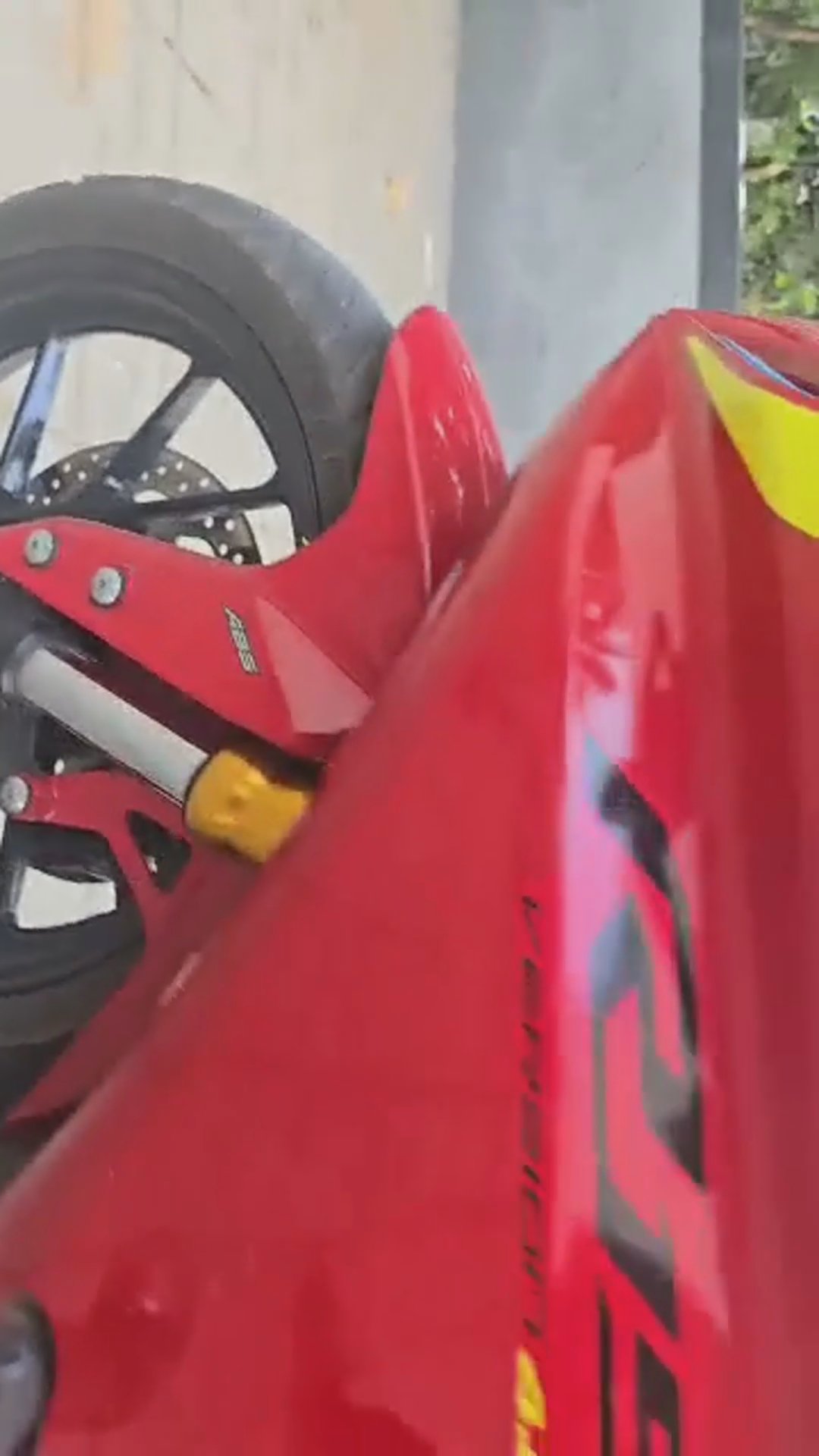 Walk-around video thumbnail