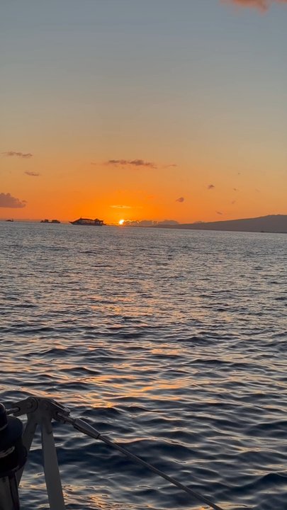 Holokai Catamaran - Great view - Boating Near Me - Honolulu, Hawaii