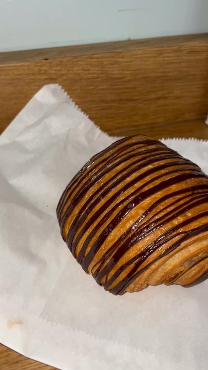 Miel Bakery - Chocolate hazelnut croissant - Bakeries Near Me - London, XGL