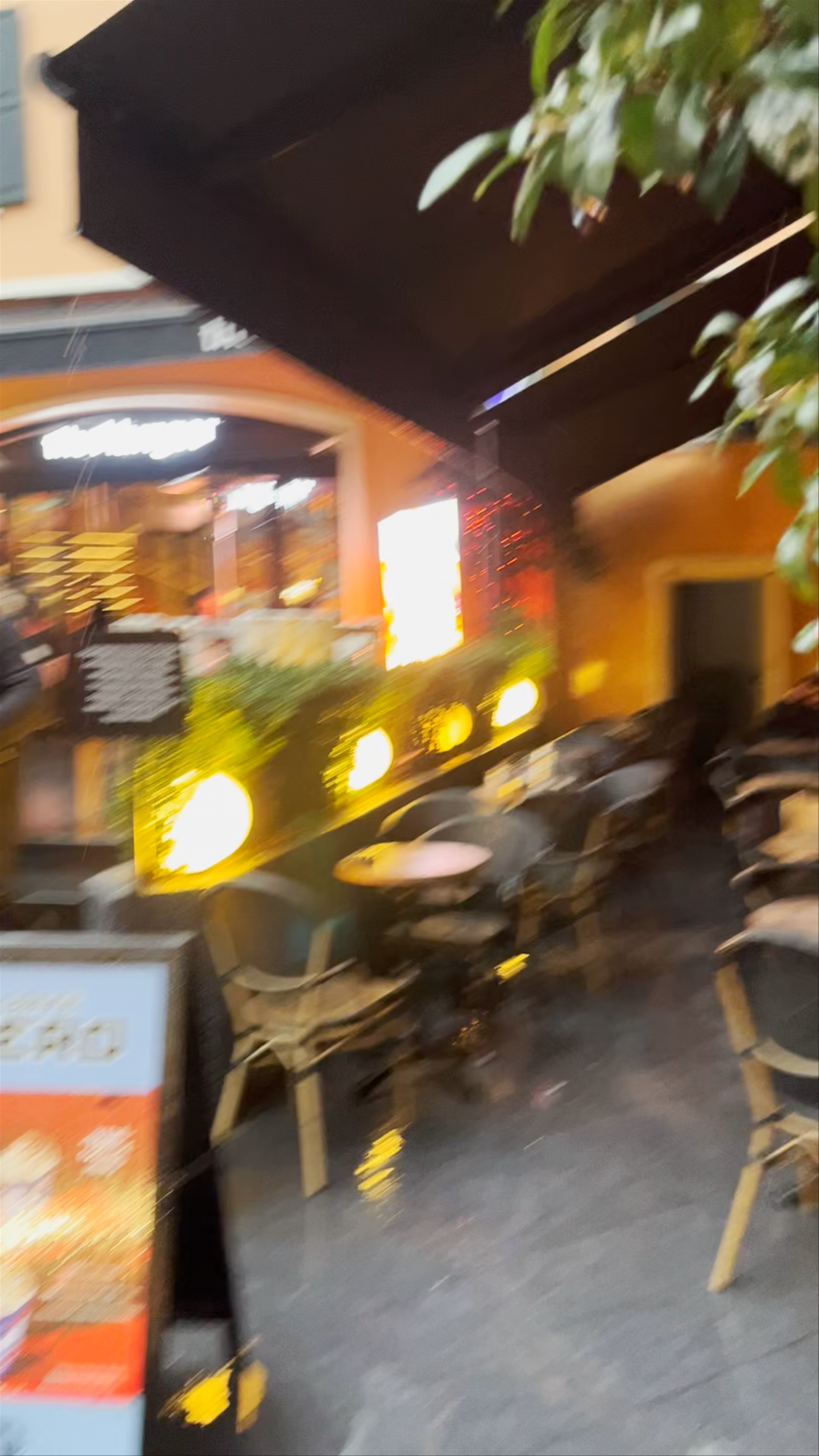 Evening Vibes at Asmalı Mescit, Istanbul: Cozy Cafes and Rainy Strolls