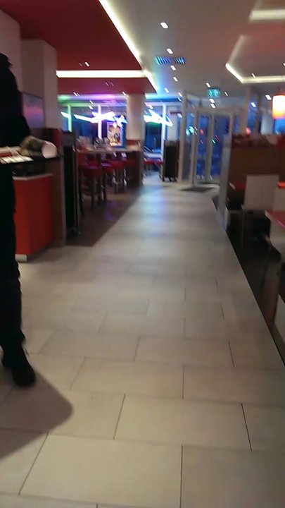 KFC - Das  Ladeninnere - Fast Food Near Me - Hanover, NI