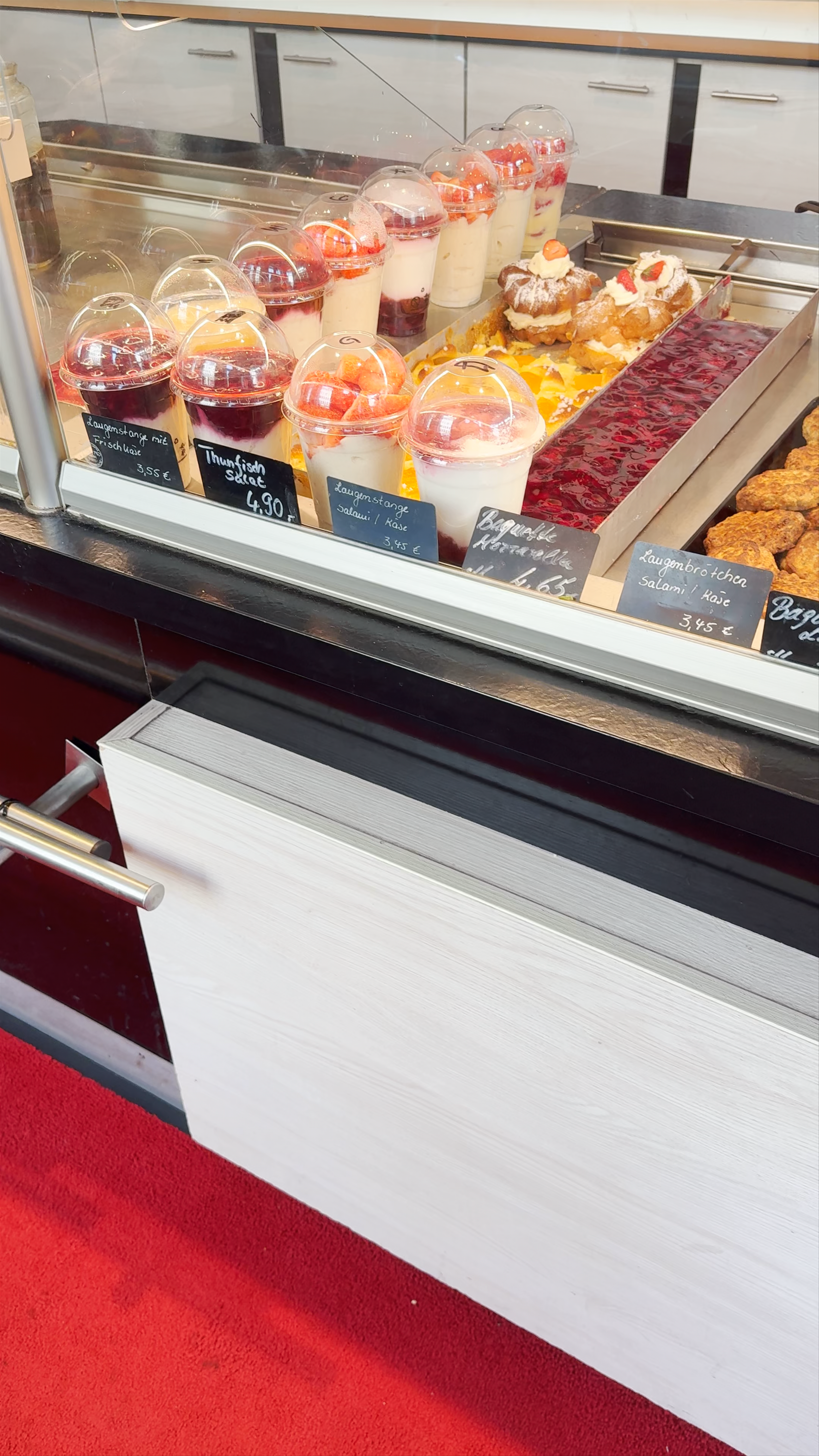 Delightful Gourmet Bakery Treats at Maitre Vite in Berlin