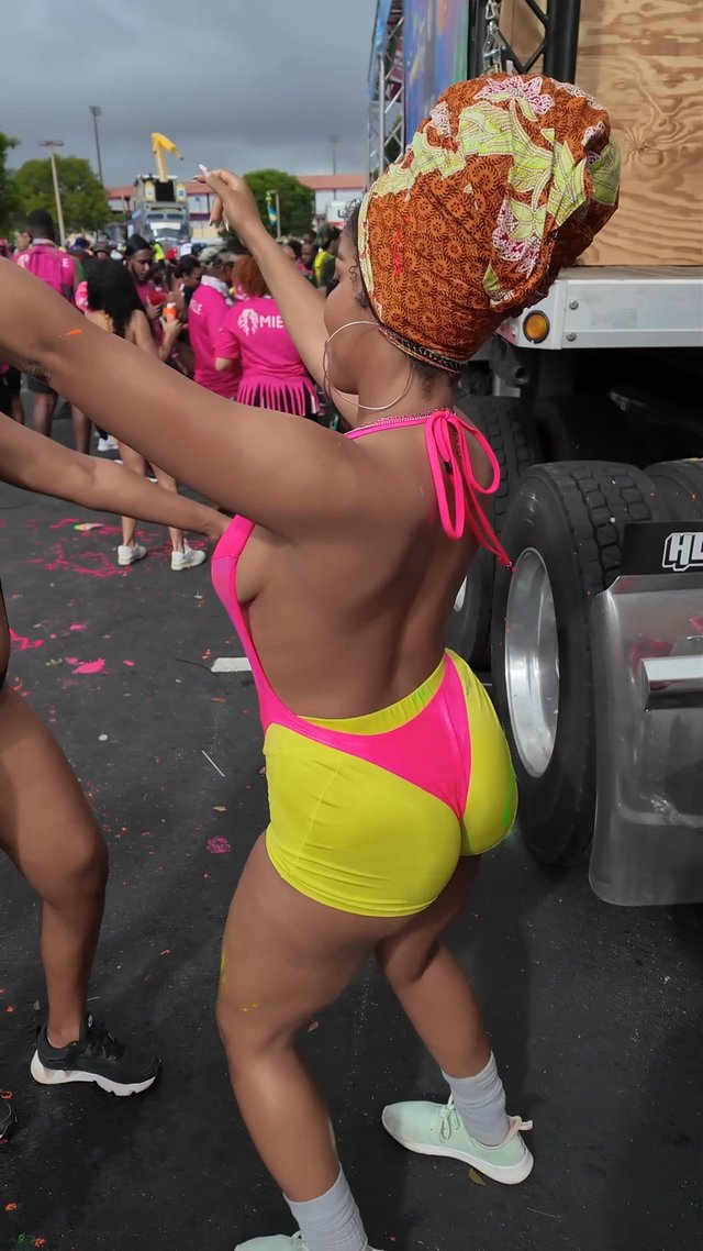 SHE CALLED HER FRIEND TO WHINE.....