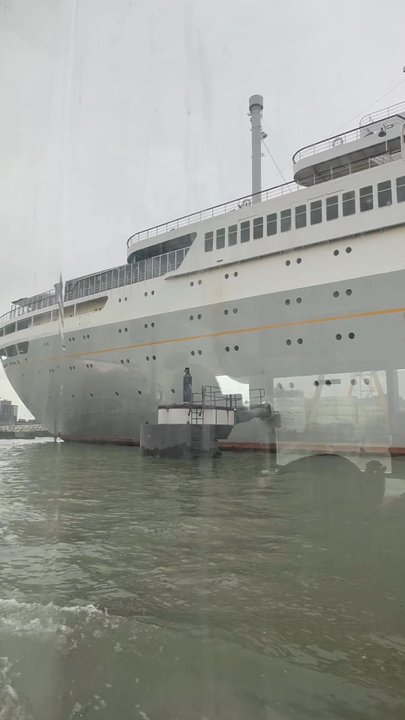 SS Rotterdam - On the splash tour - Hotels Near Me - Rotterdam, ZH