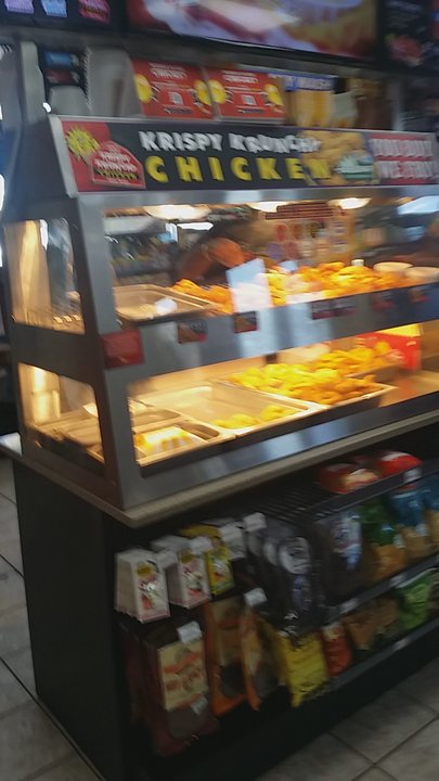 76 - Good fried chicken, yup from a gas station! - Gas Stations Near Me - West Sacramento, California