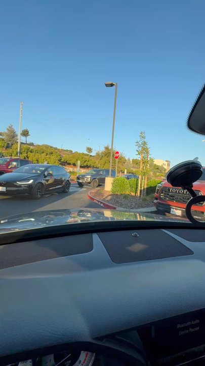 In-N-Out Burger - Terribe drivers always blocking in weekend, no common sense. - Burgers Near Me - Folsom, California